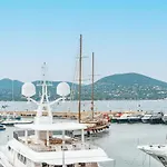 Le Quai, Vue Sur Le Port De Сен-Тропе