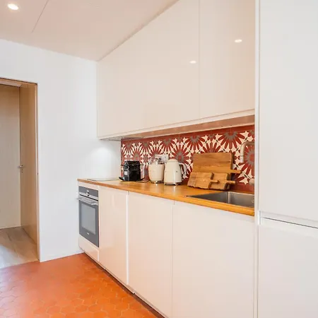 Le Quai, Vue Sur Le Port De